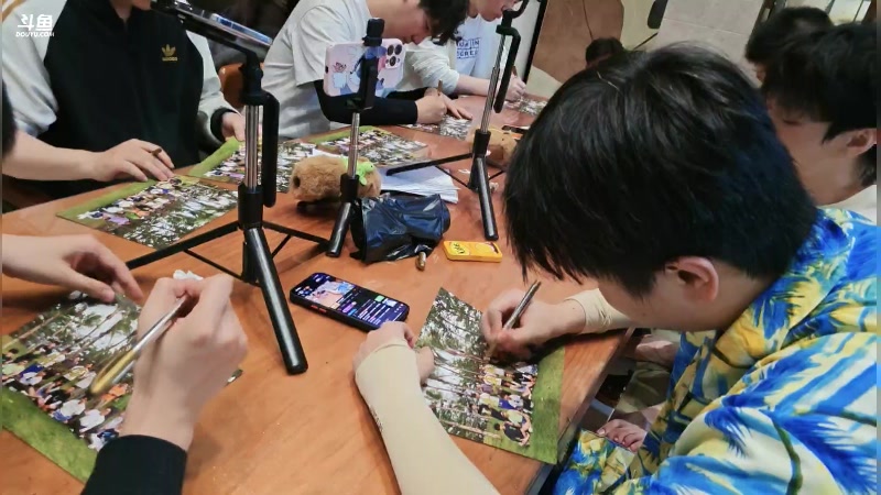 【2025-11-21 22点场】DL丶拖米：男人最加分的项目是身高！！