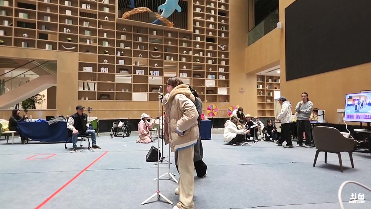 【2025-11-21 23点场】谢彬DD：喂,在吗?进来看Show了.