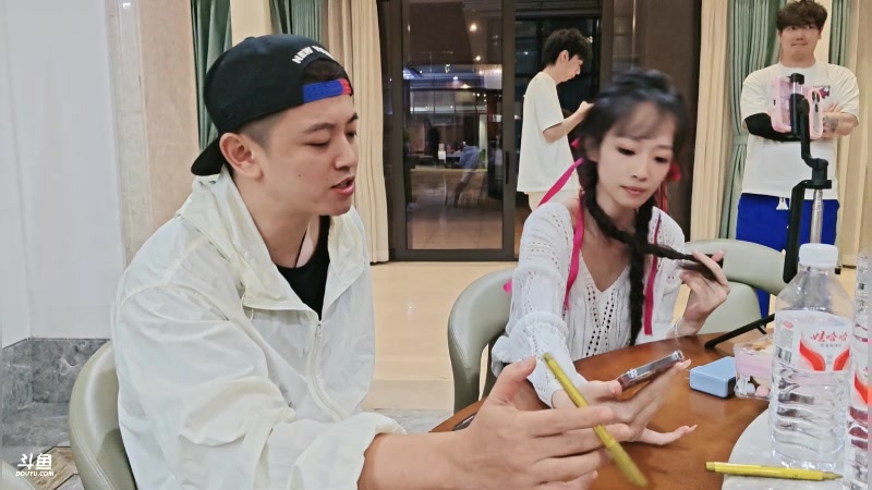 【2025-11-22 00点场】DL丶拖米：男人最加分的项目是身高！！