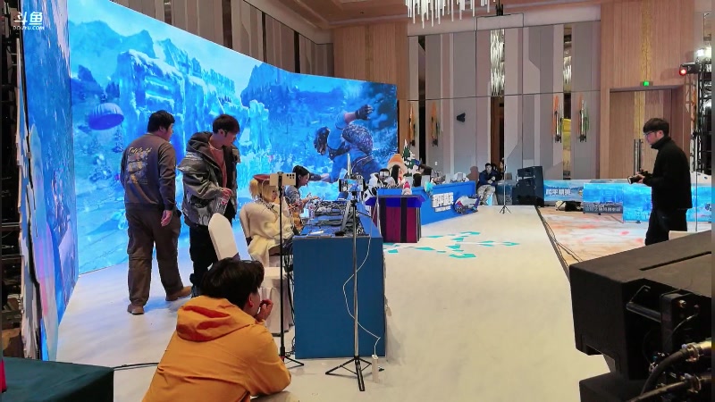 【2025-11-22 20点场】艾琳bigbaby：【双倍】重生之和平精英阿勒泰冒险之旅