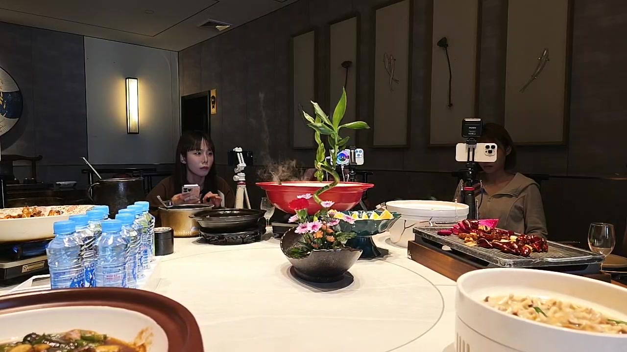 【2025-11-22 13点场】谢彬DD：喂,在吗?进来看Show了.