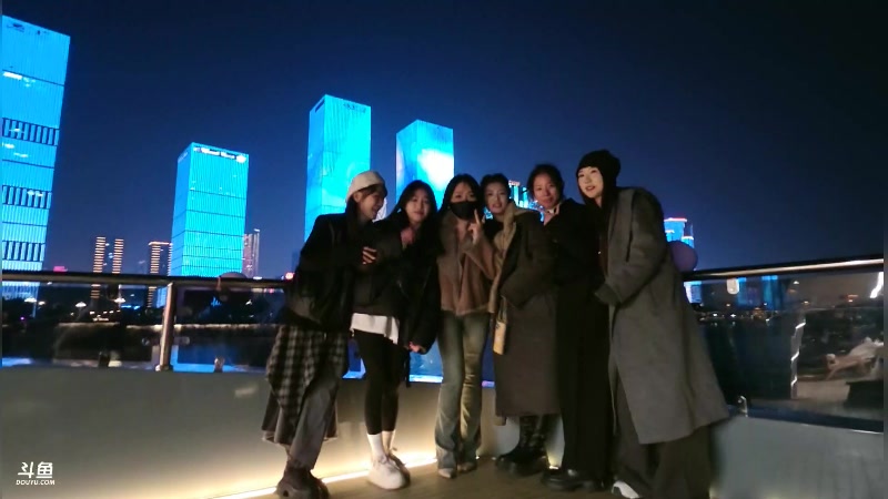 【2025-11-22 19点场】一条小团团OvO：晚上7点成团游轮