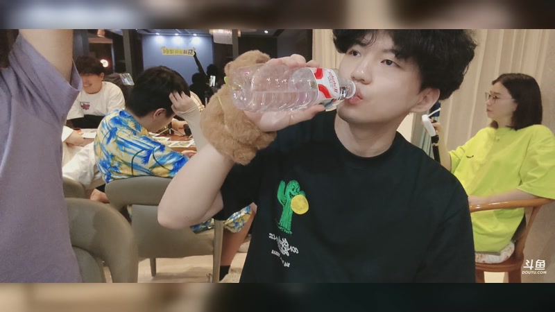 【2025-11-21 22点场】特特zzz:马场户外探险