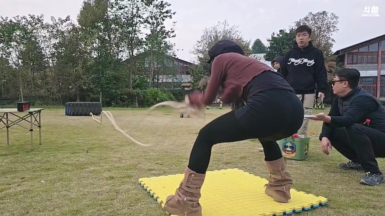 【2025-11-23 17点场】叶子户外：12580团播（成都站）s4