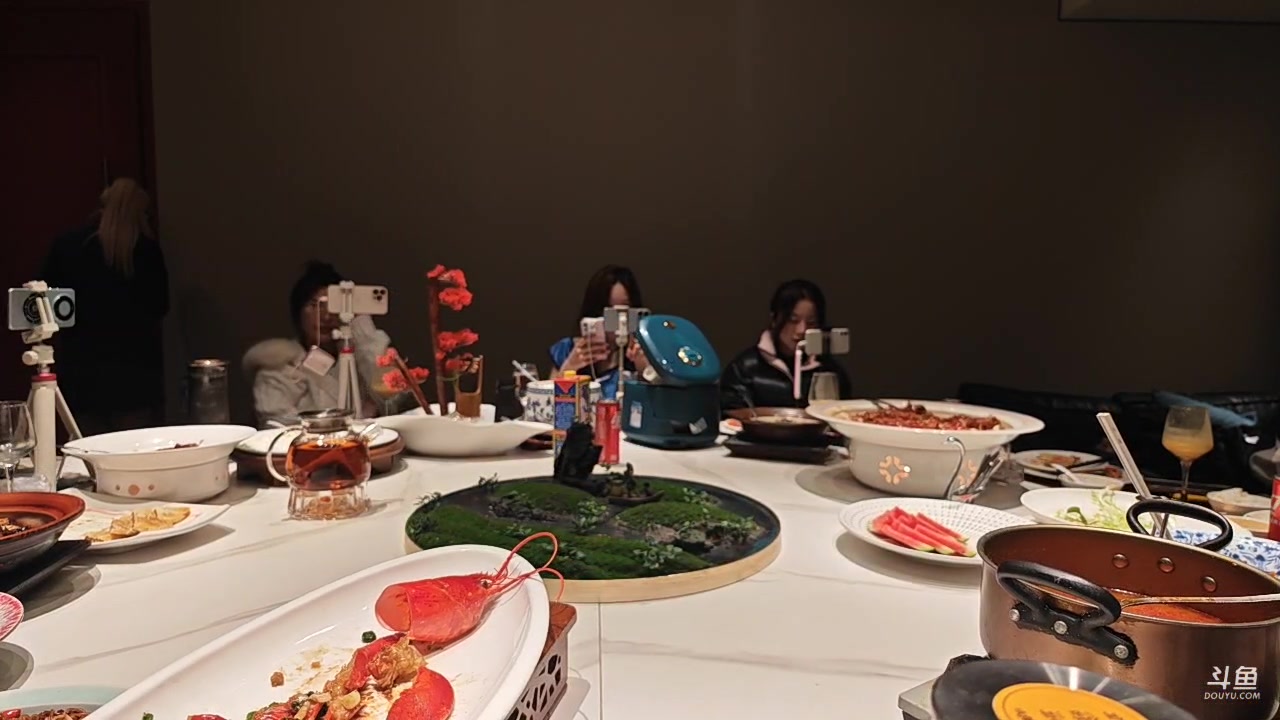 【2025-11-22 22点场】霸气虚幻哥1991：蝴蝶加身！73965