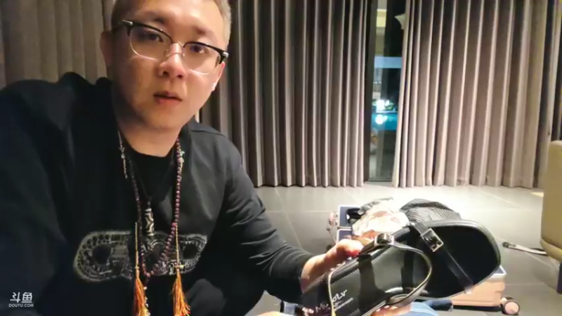 【2025-11-23 23点场】小鱼小鱼吃虾米：好好直播 努力工作