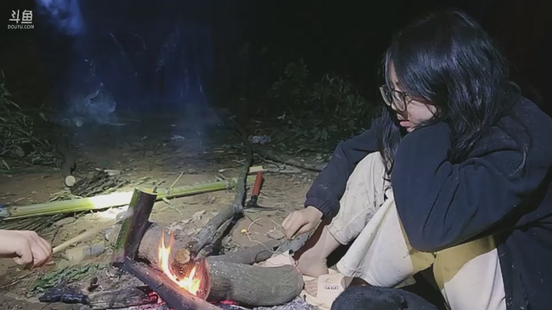 【2025-11-24 23点场】主播阿郎：户外生存2Day8-最后两人