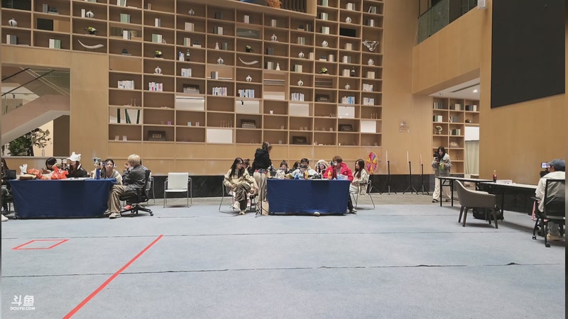 【2025-11-25 20点场】谢彬DD：喂,在吗?进来看Show了.