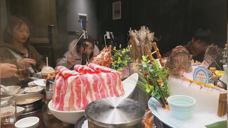 【2025-11-26 21点场】谢彬DD：喂,在吗?进来看Show了.