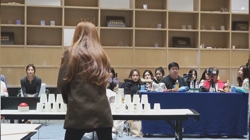 【2025-11-25 22点场】谢彬DD：喂,在吗?进来看Show了.