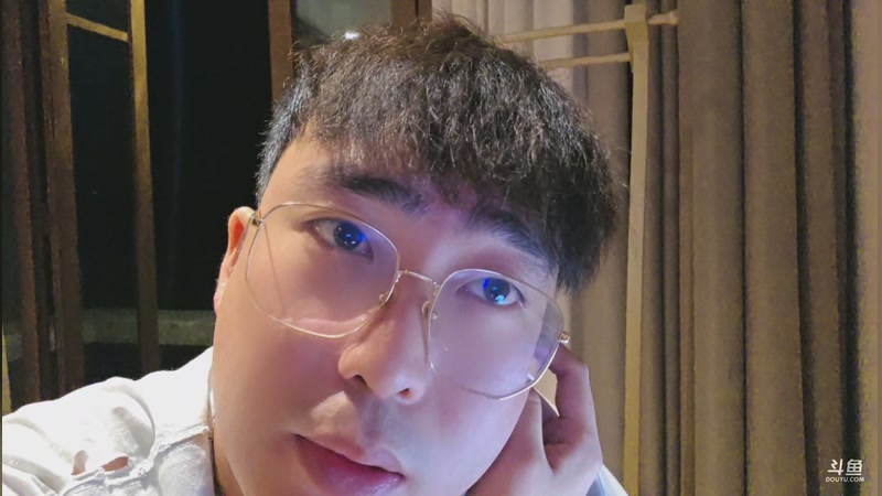 【2025-11-26 22点场】一条小团团OvO：团播结束休息一下 27官方户外