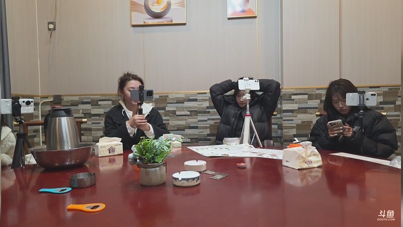 【2025-11-26 完整版】叫我老陈就好了：来这里开心就好 74960