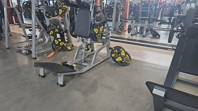 【2025-11-27 18点场】黑欢喜：打会篮球去！！！！！！