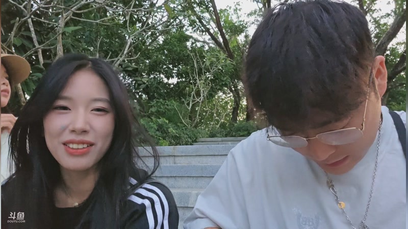 【2025-11-27 17点场】一条小团团OvO：团播结束休息一下 27官方户外