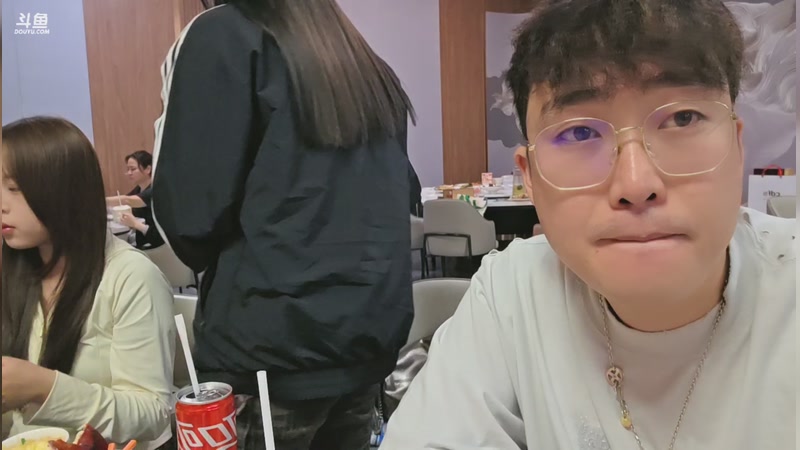 【2025-11-27 19点场】一条小团团OvO：团播结束休息一下 27官方户外