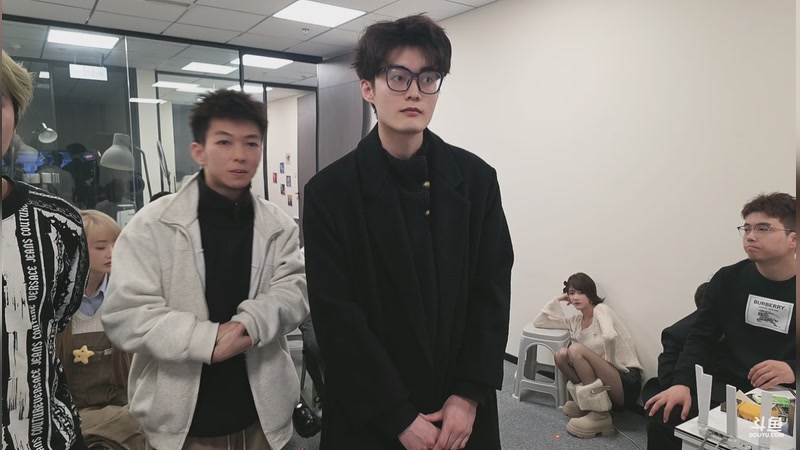 【2025-11-28 22点场】南波儿大魔王丶：8点家族大会！！！