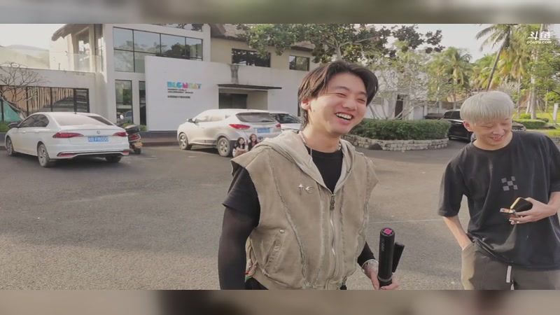 【2025-11-28 15点场】余小C真的很强：余小C：每天早上10点不见不散