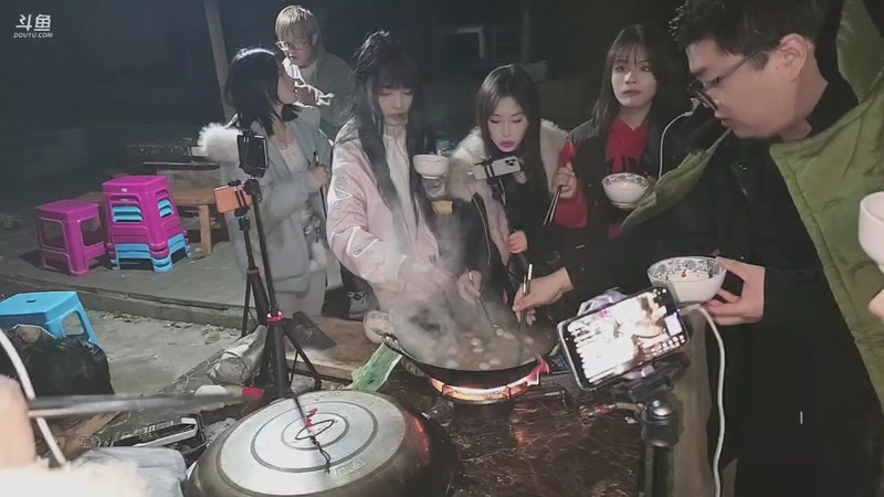 【2025-11-28 01点场】叶子户外：12580团播（成都站）s4