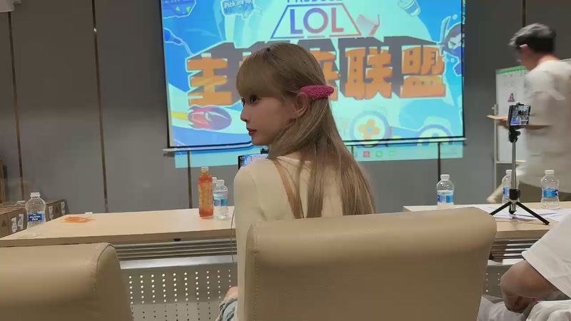 【2025-11-29 完整版】潇潇【南波家族】：三亚户外啦