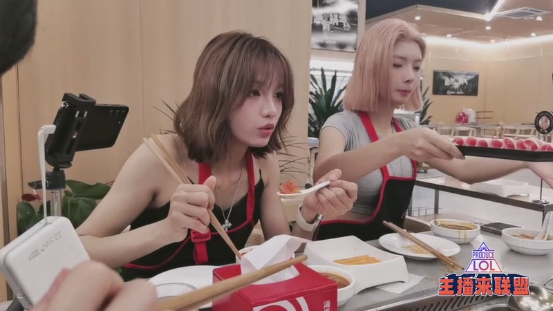 【2025-12-01 01点场】余小C真的很强：每天十点 不见不散