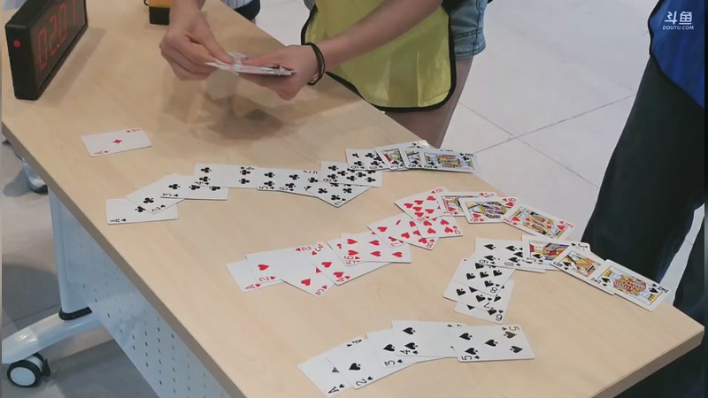 【2025-12-02 16点场】南波儿大魔王丶：户外三亚-LOL官方团播