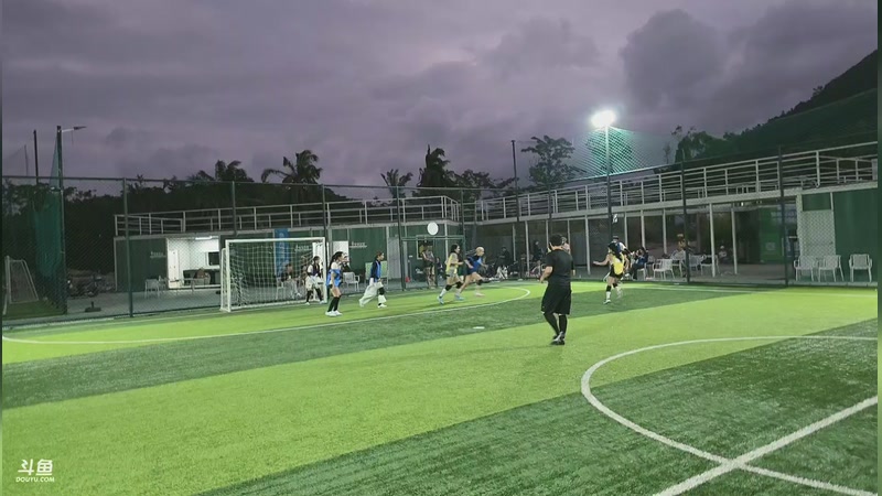 【2025-12-04 18点场】一条小团团OvO：保亭lol官方团播