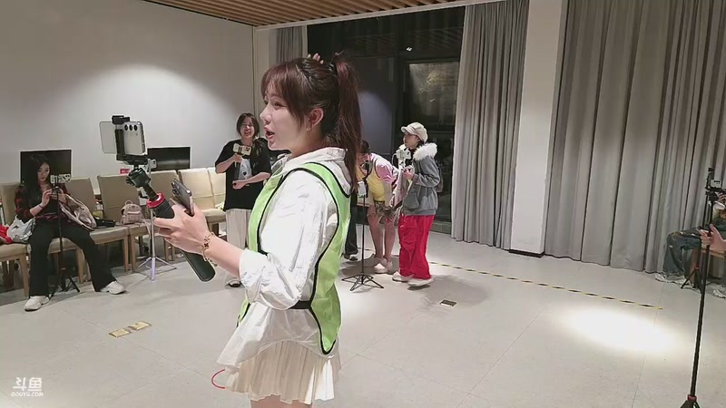 【2025-12-04 01点场】一条小团团OvO：保亭lol官方团播