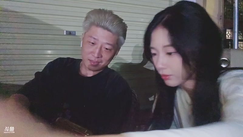 【2025-12-3 21点场】bulaQoQ:【小奶团】LOL户外凑凑日流水住房~