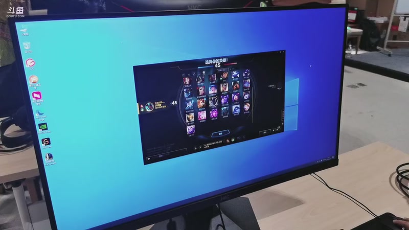 【2025-12-04 23点场】余小C真的很强：每天十点 不见不散