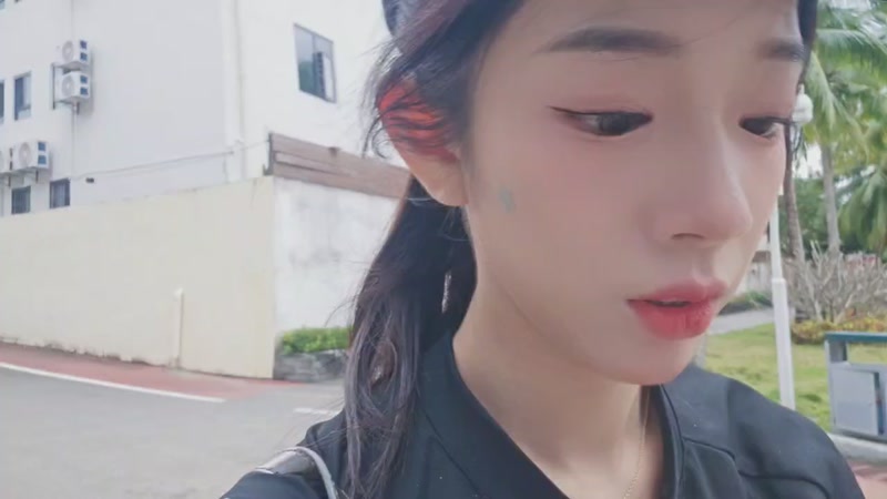 【2025-12-4 13点场】bulaQoQ:【小奶团】LOL户外凑凑日流水住房~