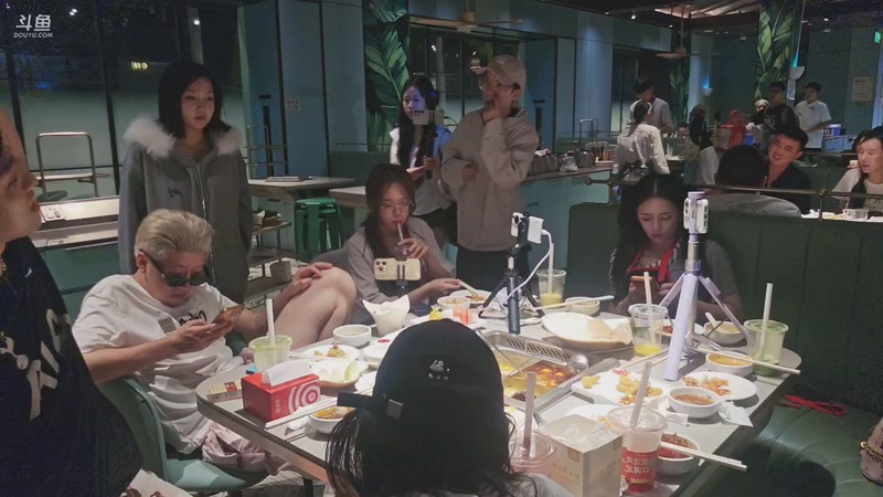 【2025-12-5 3点场】bulaQoQ:【小奶团】LOL户外凑凑日流水住房~