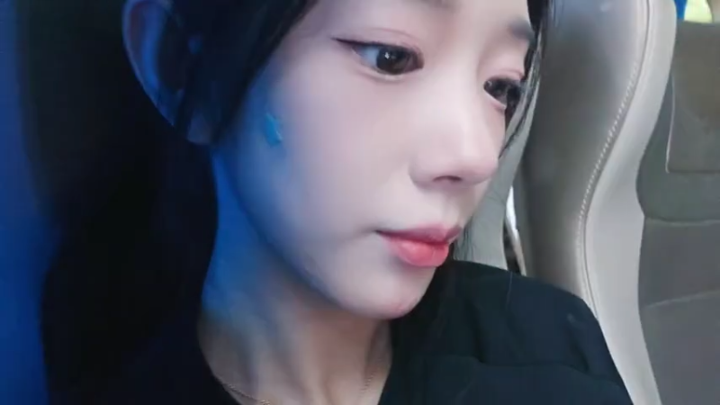 【2025-12-4 14点场】bulaQoQ:【小奶团】LOL户外凑凑日流水住房~