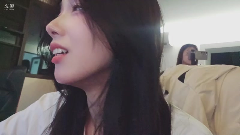 【2025-12-6 1点场】bulaQoQ:【小奶团】LOL户外凑凑日流水住房~