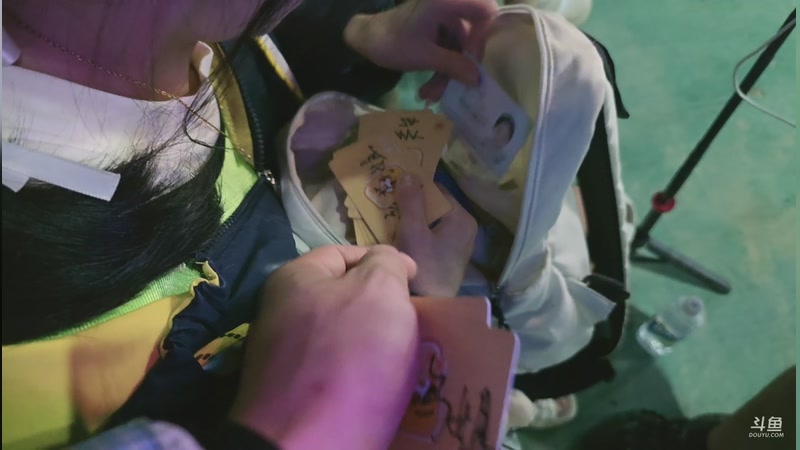 【2025-12-06 19点场】一条小团团OvO：保亭lol官方团播