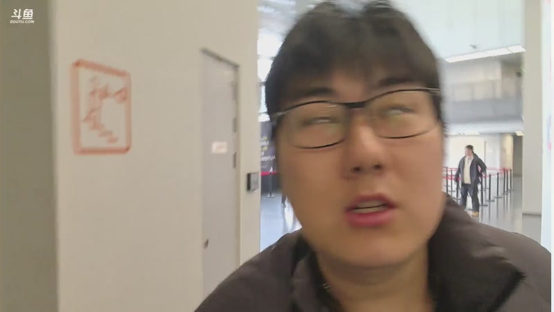 【2025-12-06 完整版】杰出哥：去成都看比赛了，户外随缘播