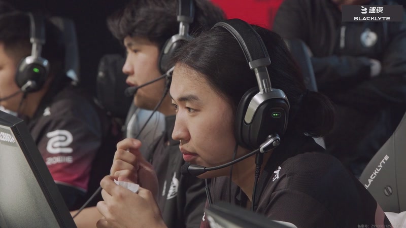 【2025-12-07 04点场】完美世界电竞频道：布达佩斯Major2025 A舞台 重播