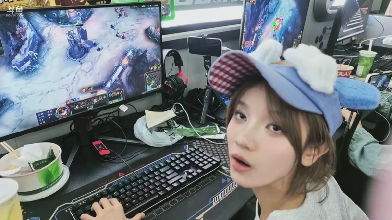 【2025-12-06 23点场】余小C真的很强：每天十点 不见不散