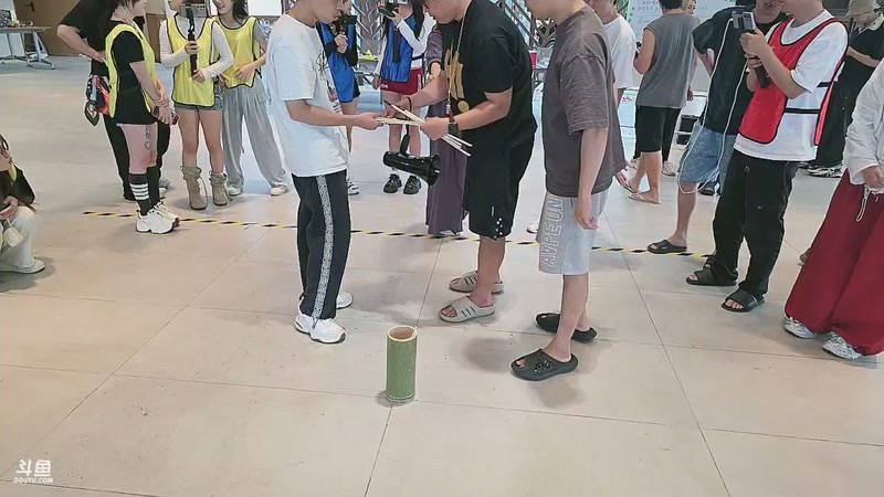 【2025-12-08 16点场】一条小团团OvO：保亭lol官方团播