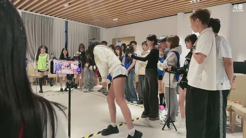 【2025-12-07 23点场】潇潇【南波家族】：三亚户外啦