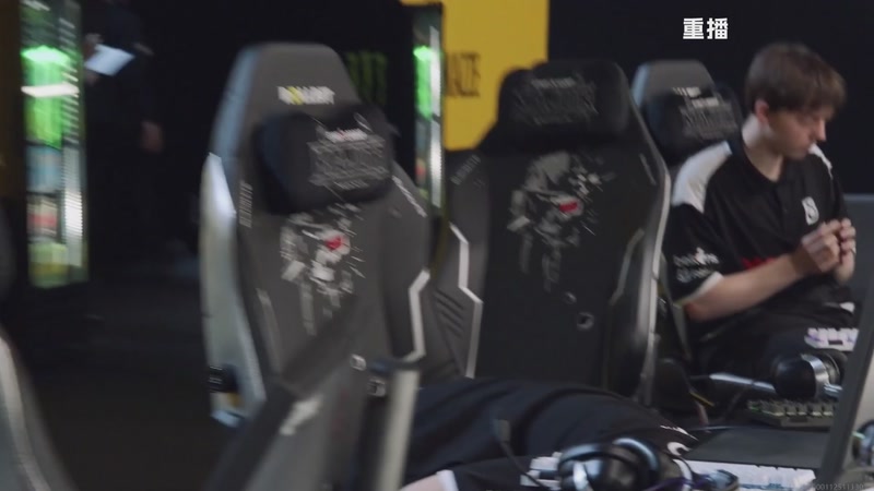 【2025-12-10 04点场】完美世界电竞频道：2025布达佩斯Major A舞台 重播