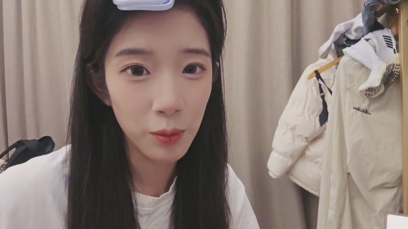 【2025-12-11 18点场】bulaQoQ:【小奶团】LOL户外凑凑日流水住房~