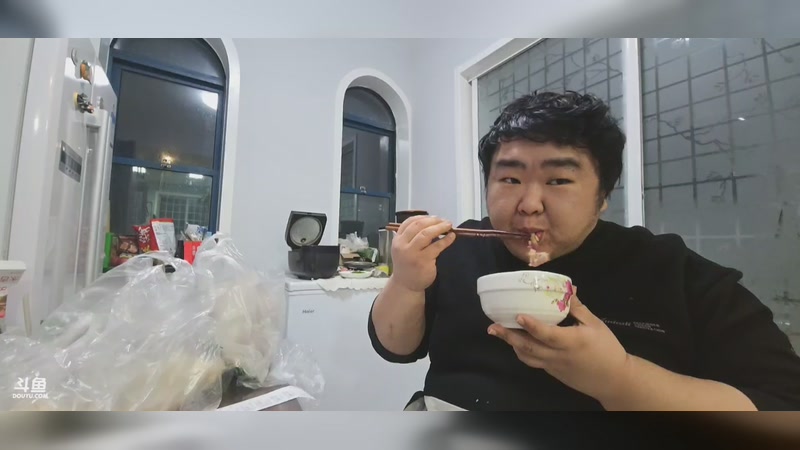 【2025-12-14 19点场】驴酱的冯雨大王：冯雨：保持理智，热爱生活！