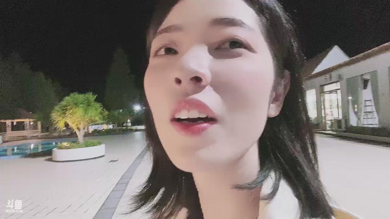 【2025-12-19 20点场】呆彤儿:【小奶团】来咯来咯