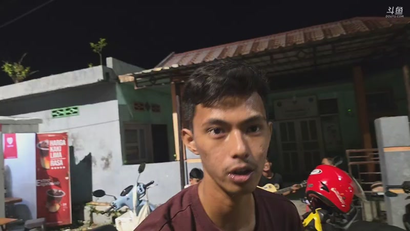 【2025-12-21 21点场】主播大飞牛肉：一人印度尼西亚 纪实直播