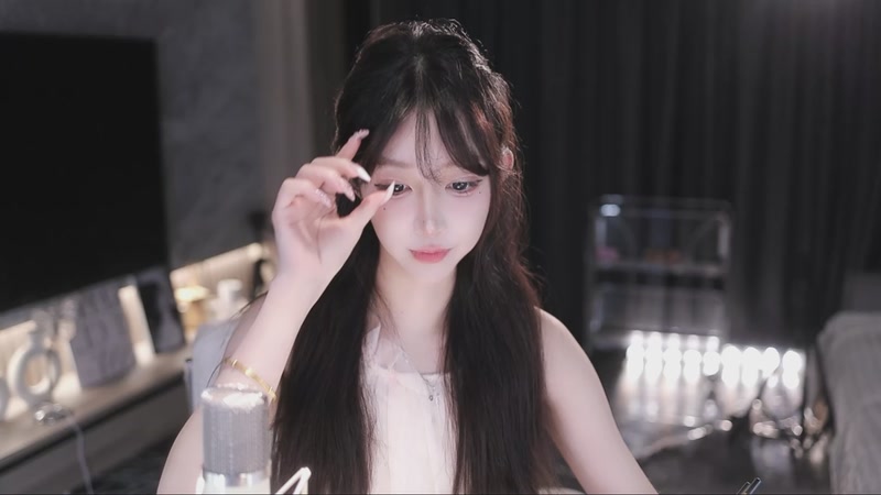 【2025-12-24 22点场】小童酱酱:[武汉]小得盈满 爱逢其时