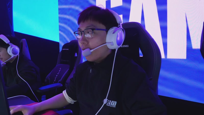 【2025-12-27 21点场】喵七七030：光谷电竞嘉年华无畏契约表演赛