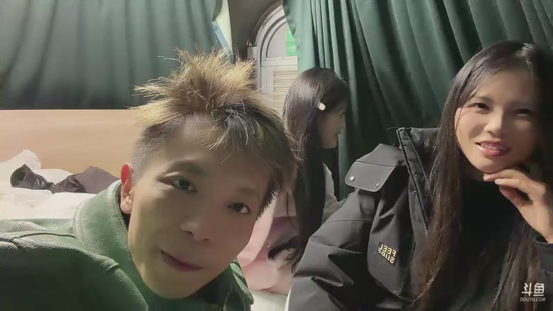 【2025-12-27 01点场】小皮【南波家族】：好玩的来喽