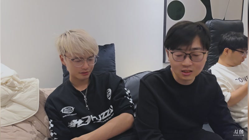 【2025-12-25 22点场】三酒OuO：风吹哪页读哪页。