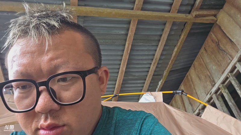 【2025-12-31 09点场】主播大飞牛肉：一人印度尼西亚 纪实直播