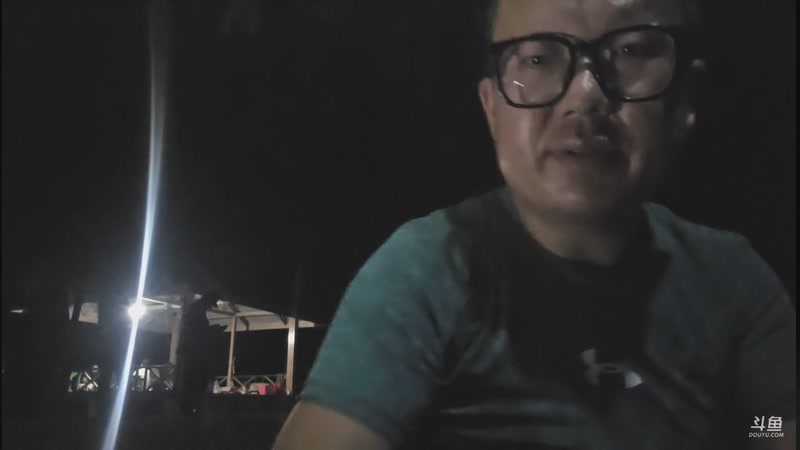 【2025-12-31 22点场】主播大飞牛肉：一人印度尼西亚 纪实直播